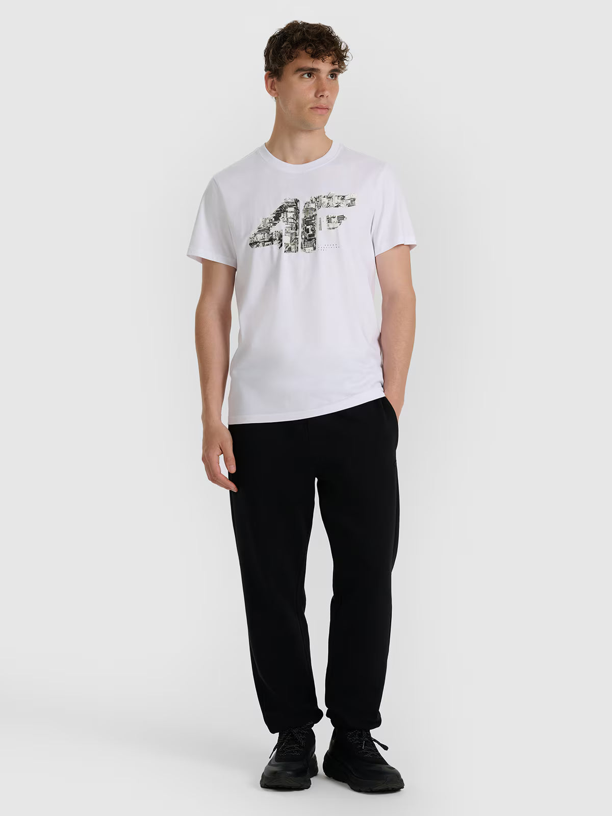 T-shirt regular z nadrukiem męski