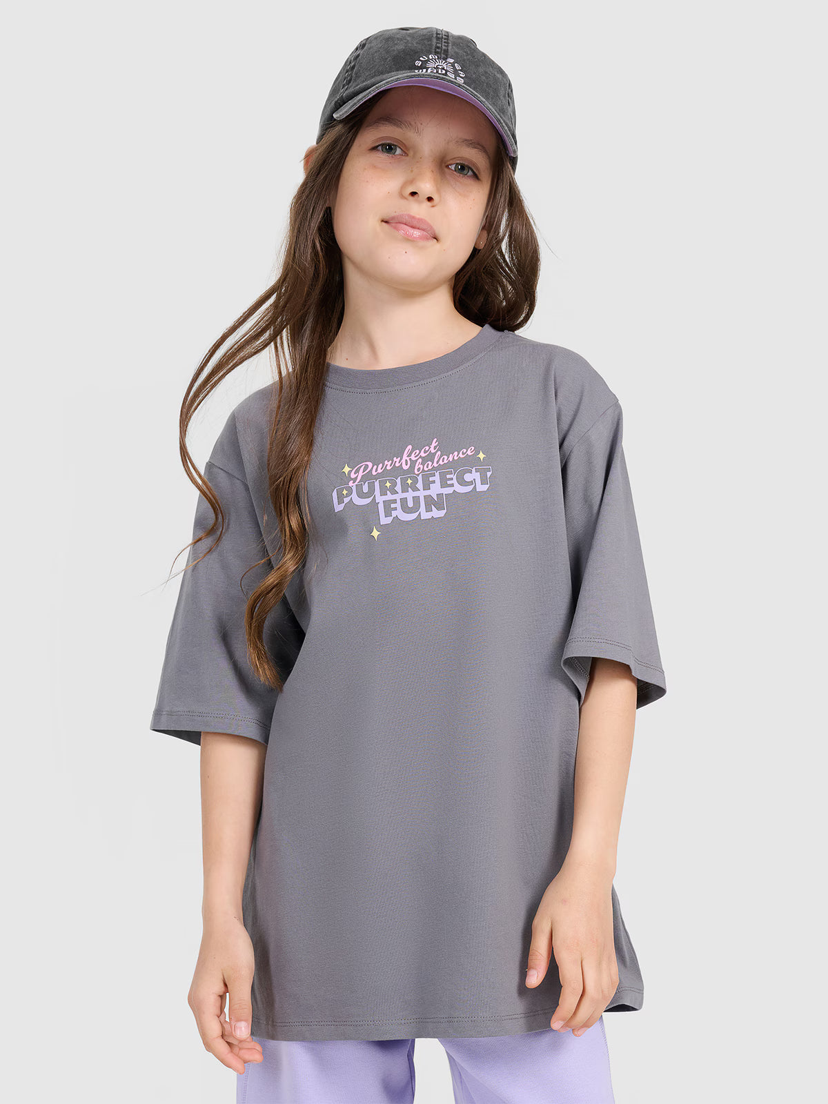 T-shirt oversize z nadrukiem dziewczęcy