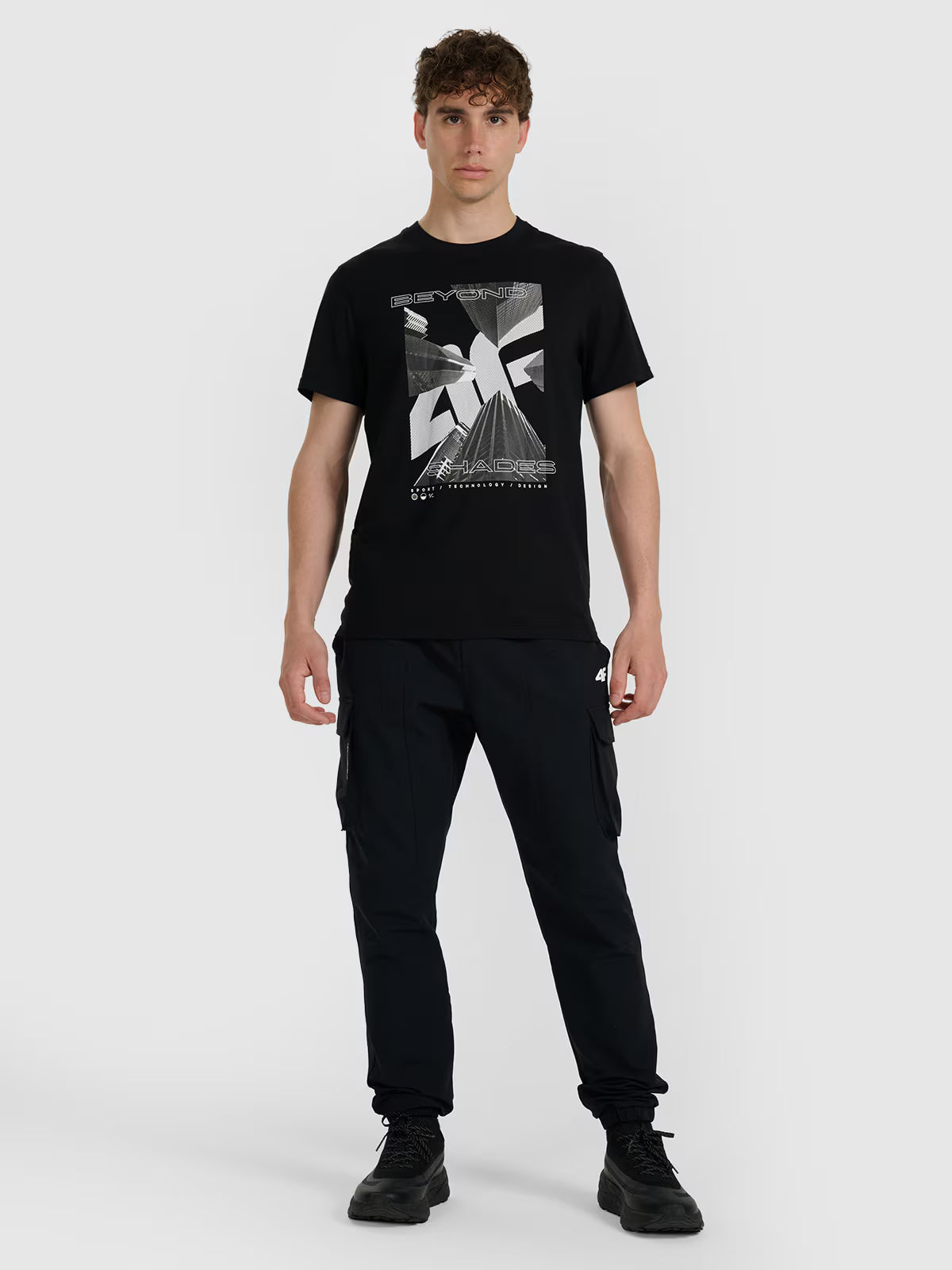 T-shirt regular z nadrukiem męski