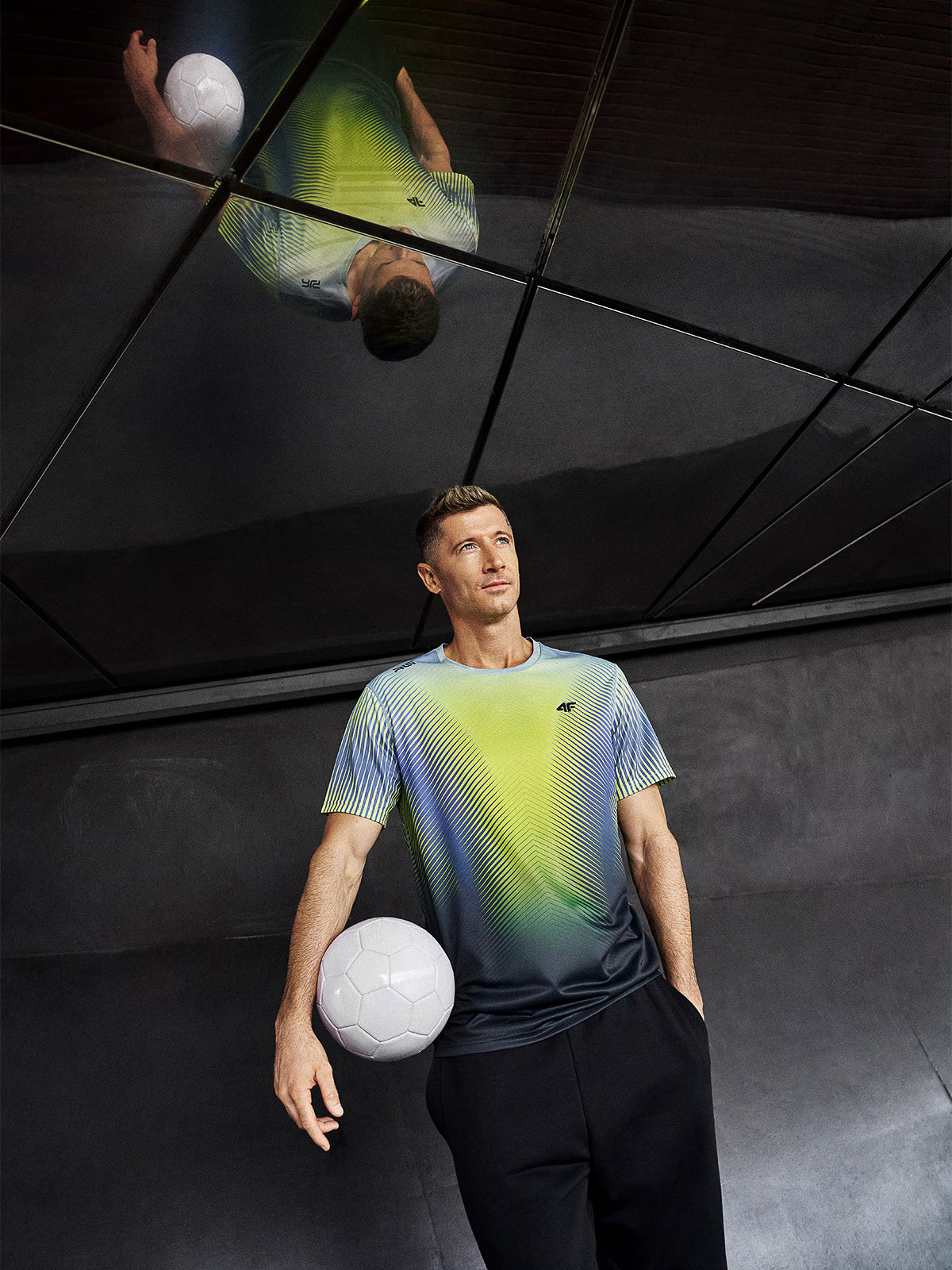 Koszulka szybkoschnąca z nadrukiem męska 4F x Robert Lewandowski
