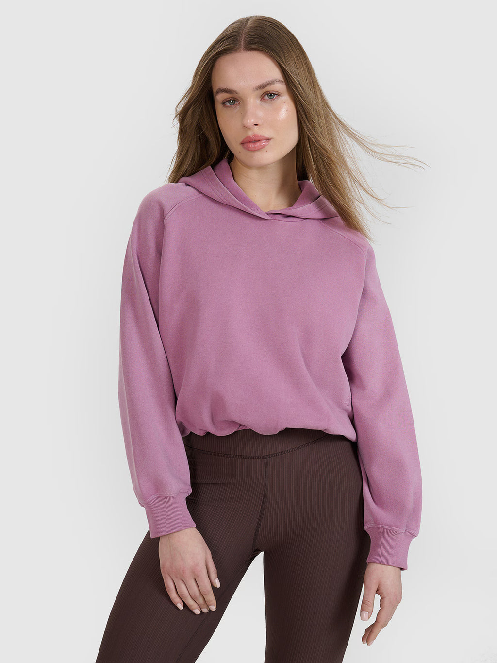 Bluza dresowa cropped nierozpinana z kapturem damska 4F x Anna Lewandowska