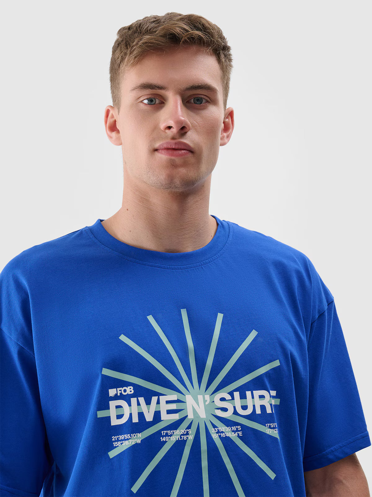 T-shirt regular z nadrukiem męski