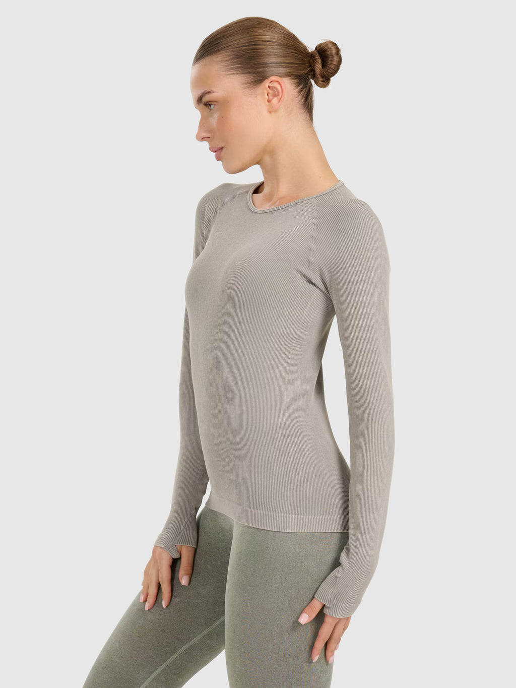 Longsleeve slim do jogi i pilatesu szybkoschnący damski