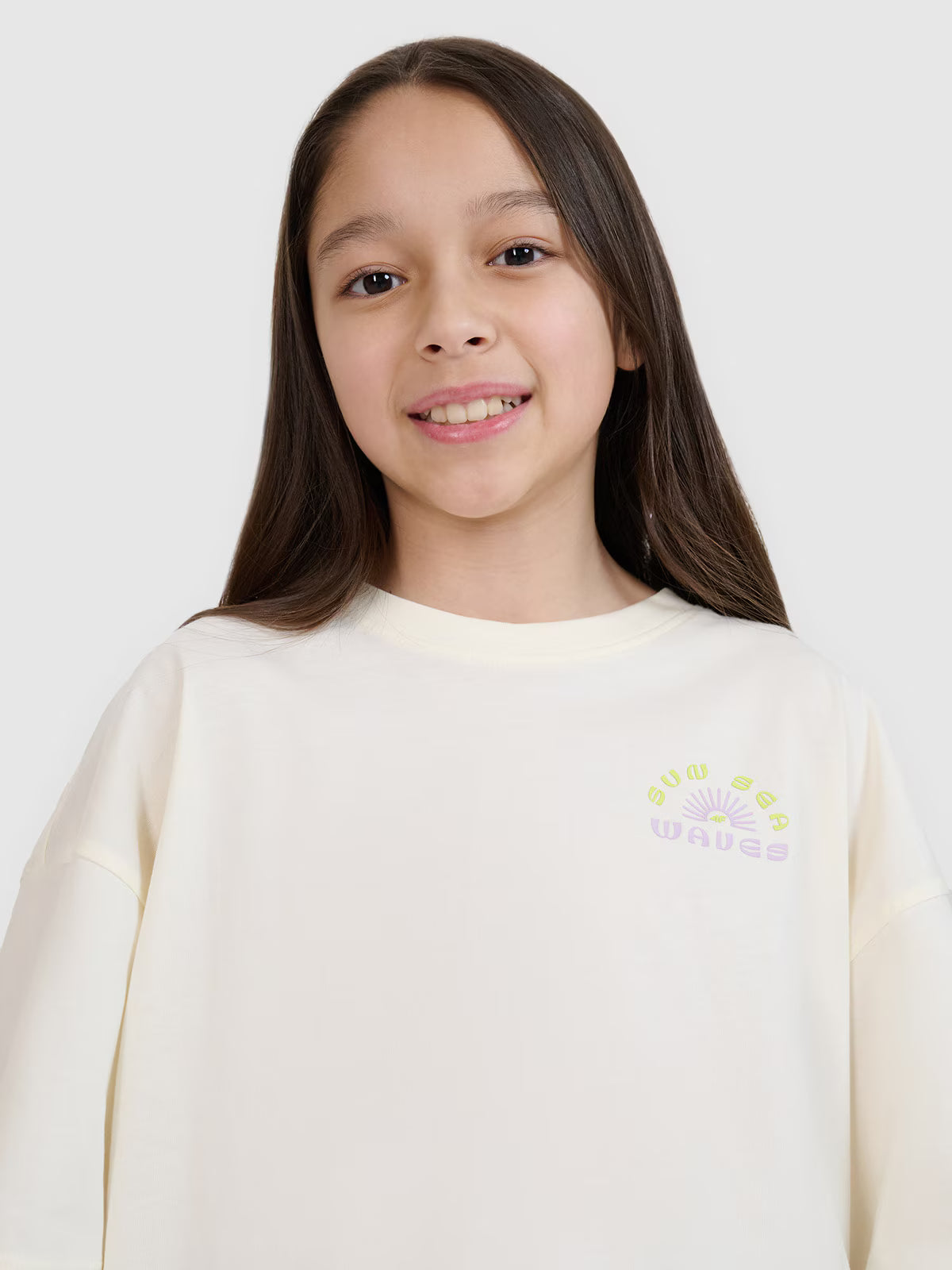 T-shirt oversize crop top z nadrukiem dziewczęcy