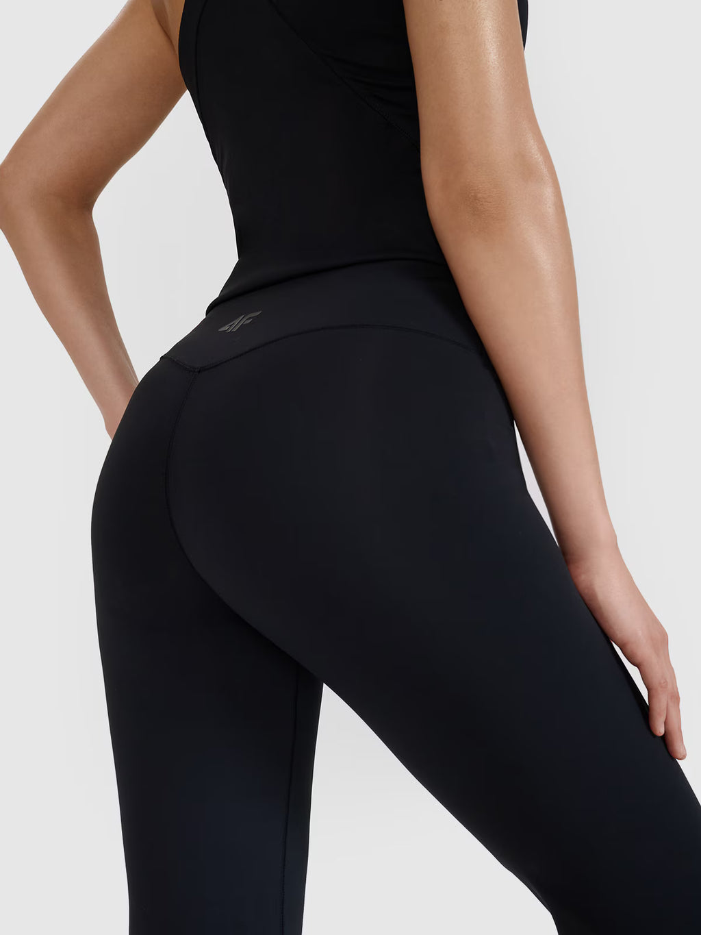 Legginsy do jogi i pilatesu z rozszerzanymi nogawkami damskie