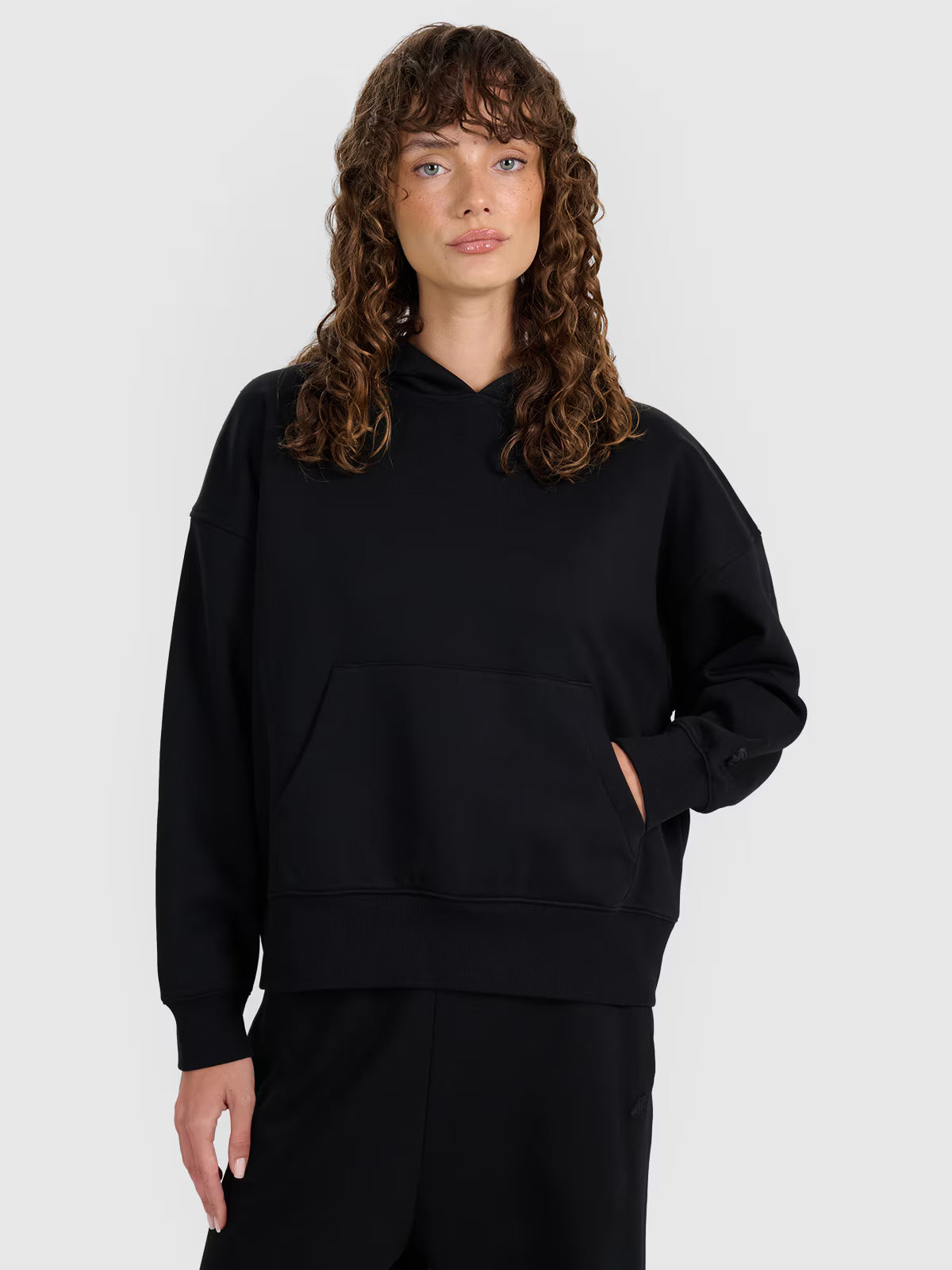 Bluza dresowa nierozpinana z kapturem damska