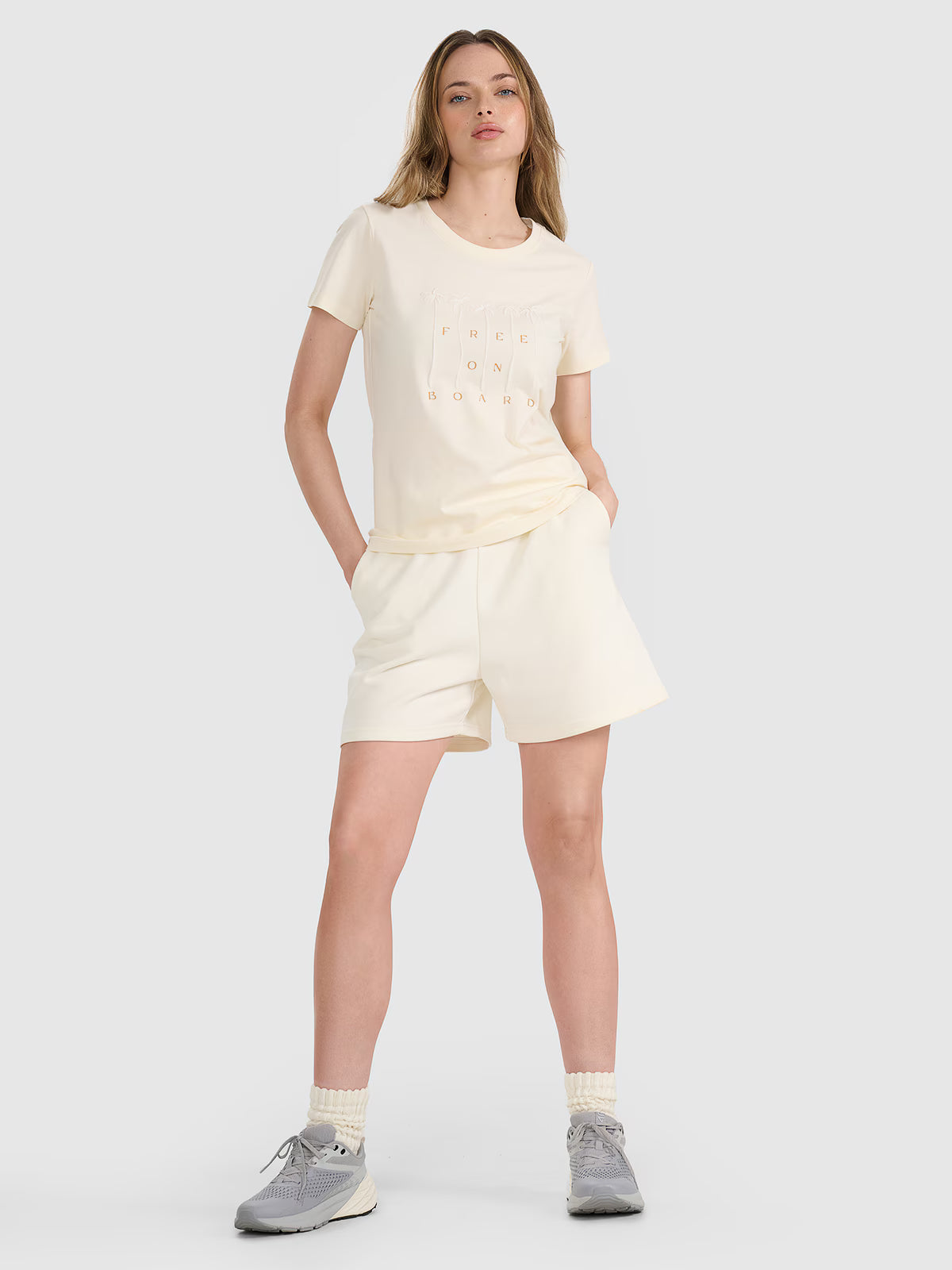 T-shirt regular z nadrukiem damski