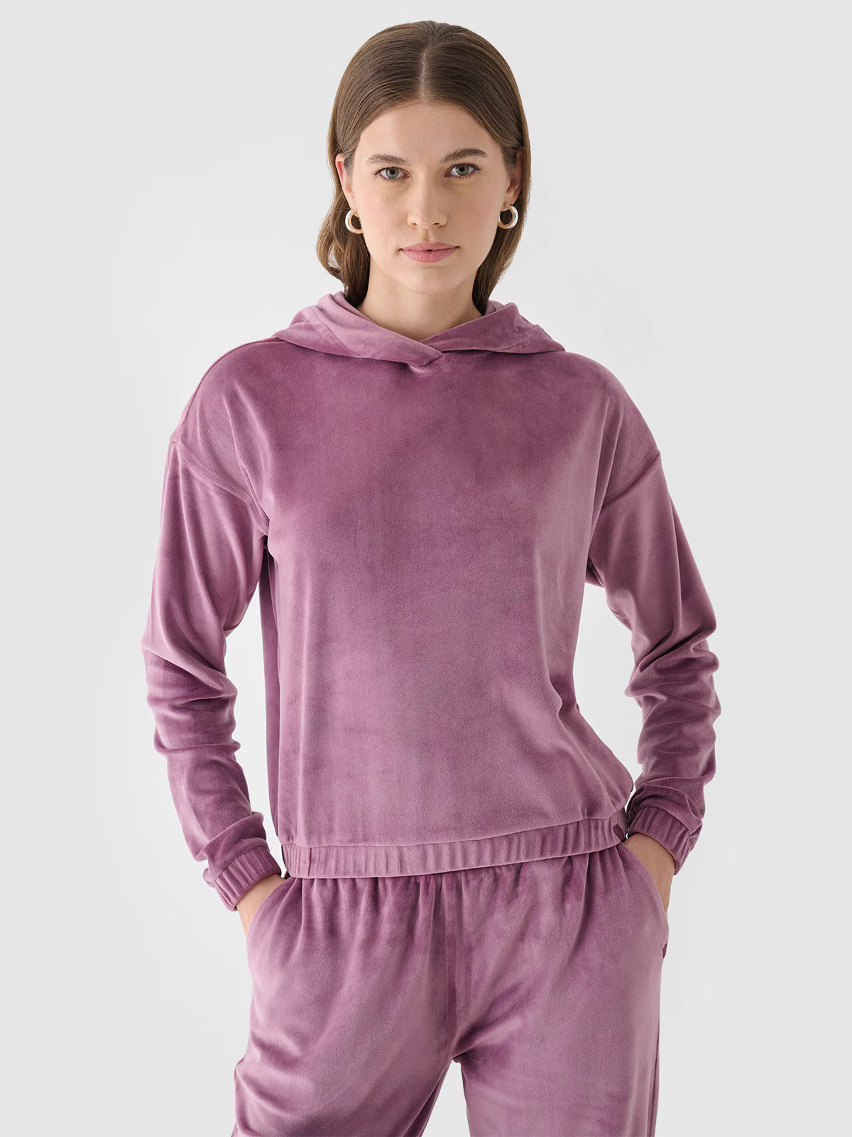 Bluza dresowa z weluru nierozpinana z kapturem damska