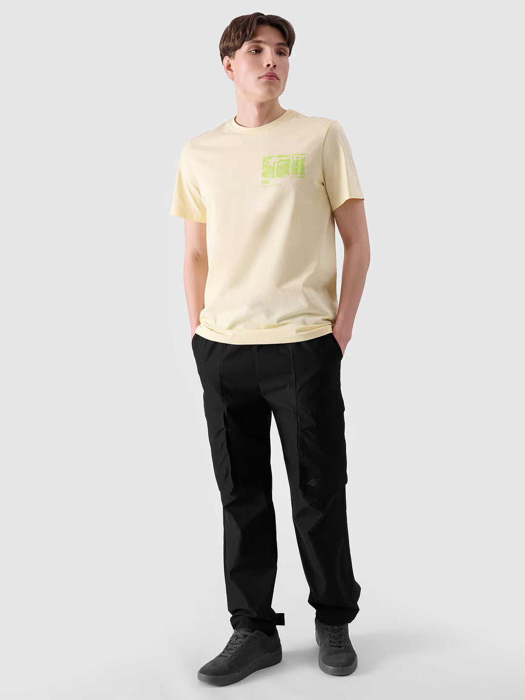 T-shirt regular z nadrukiem męski