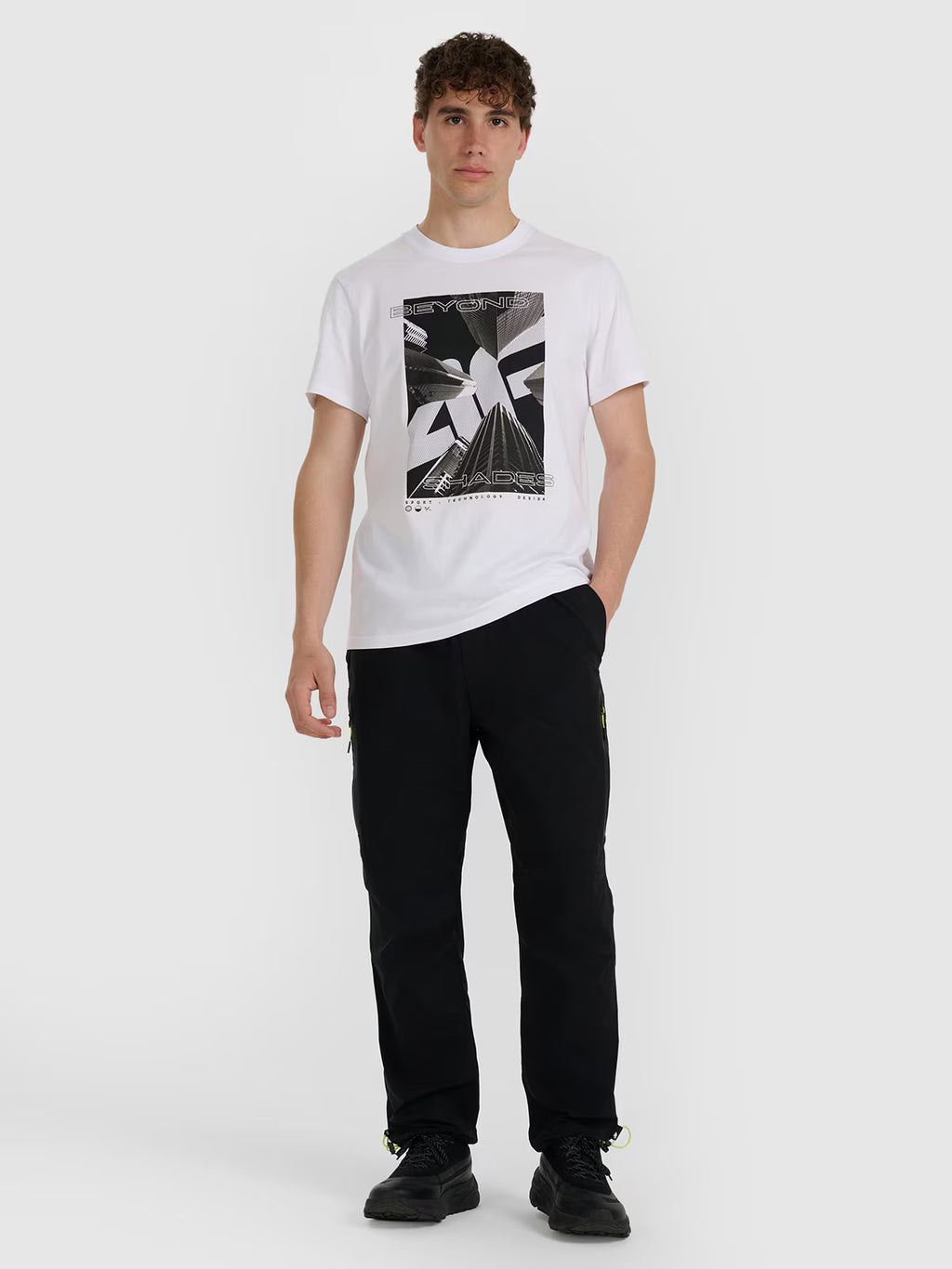 T-shirt regular z nadrukiem męski