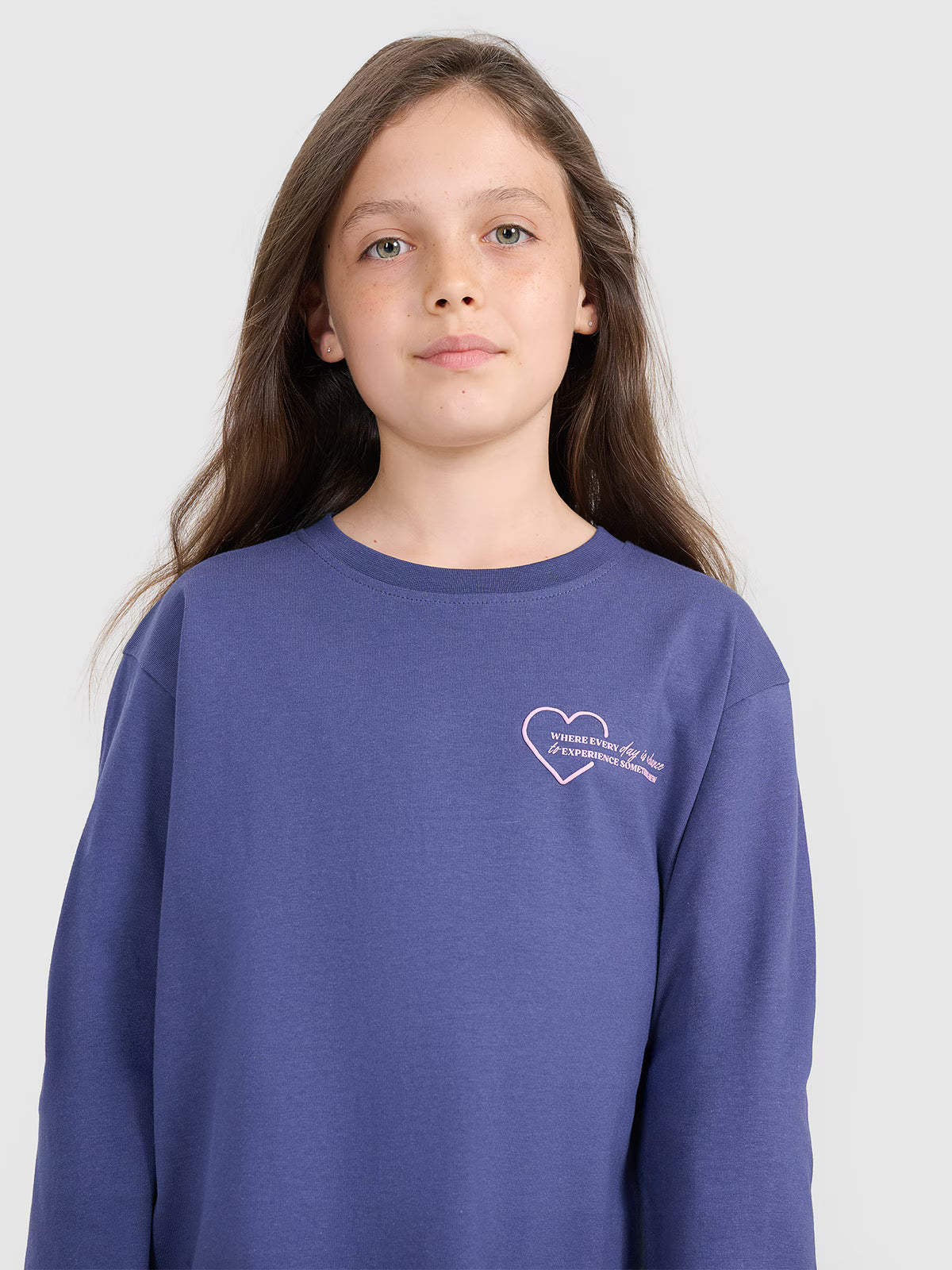 Longsleeve oversize z nadrukiem dziewczęcy