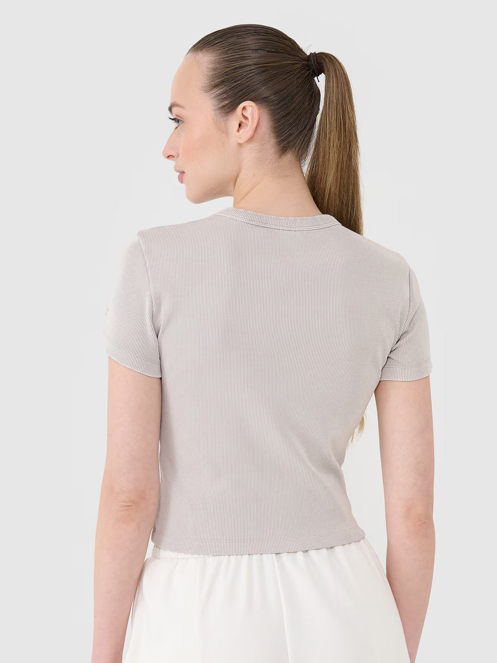 T-shirt slim z prążkowanej dzianiny damski