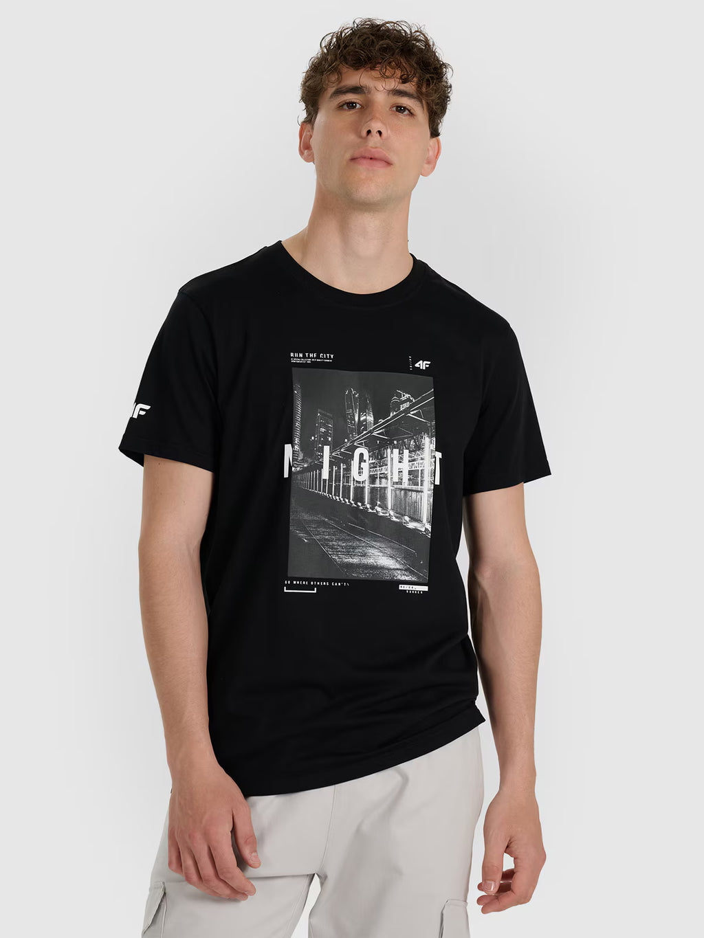 T-shirt regular z nadrukiem męski