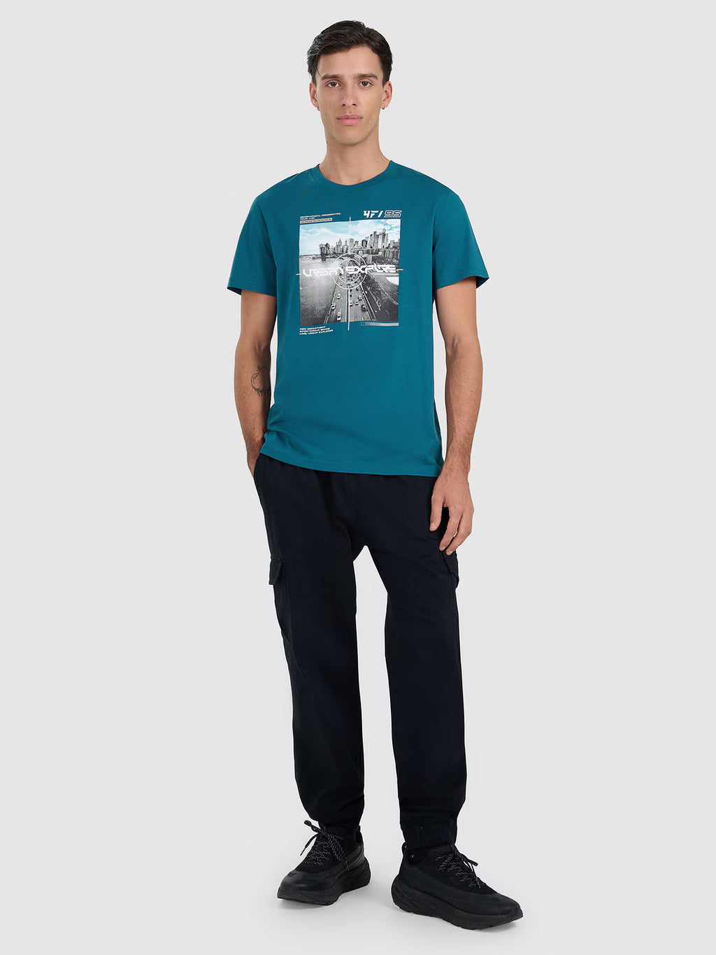 T-shirt regular z nadrukiem męski