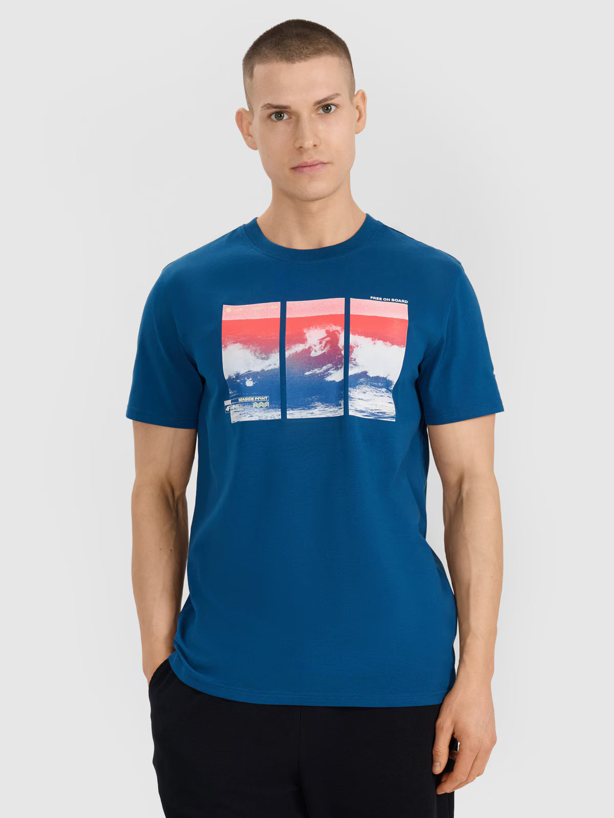 T-shirt regular z nadrukiem męski