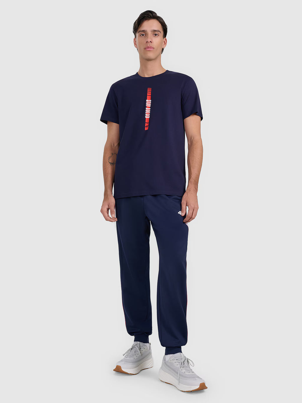 T-shirt regular z nadrukiem męski