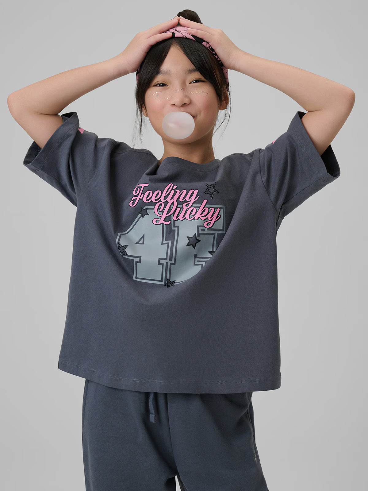 T-shirt loose z nadrukiem dziewczęcy