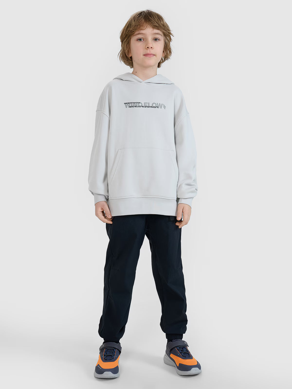 Bluza dresowa nierozpinana z kapturem chłopięca