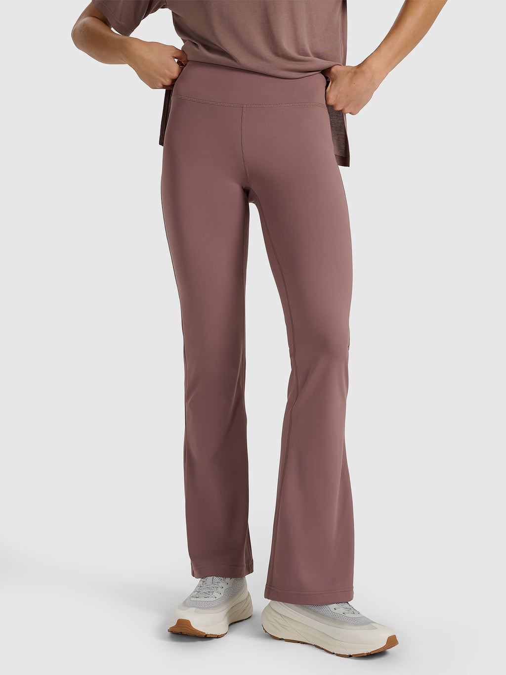 Legginsy z rozszerzanymi nogawkami damskie