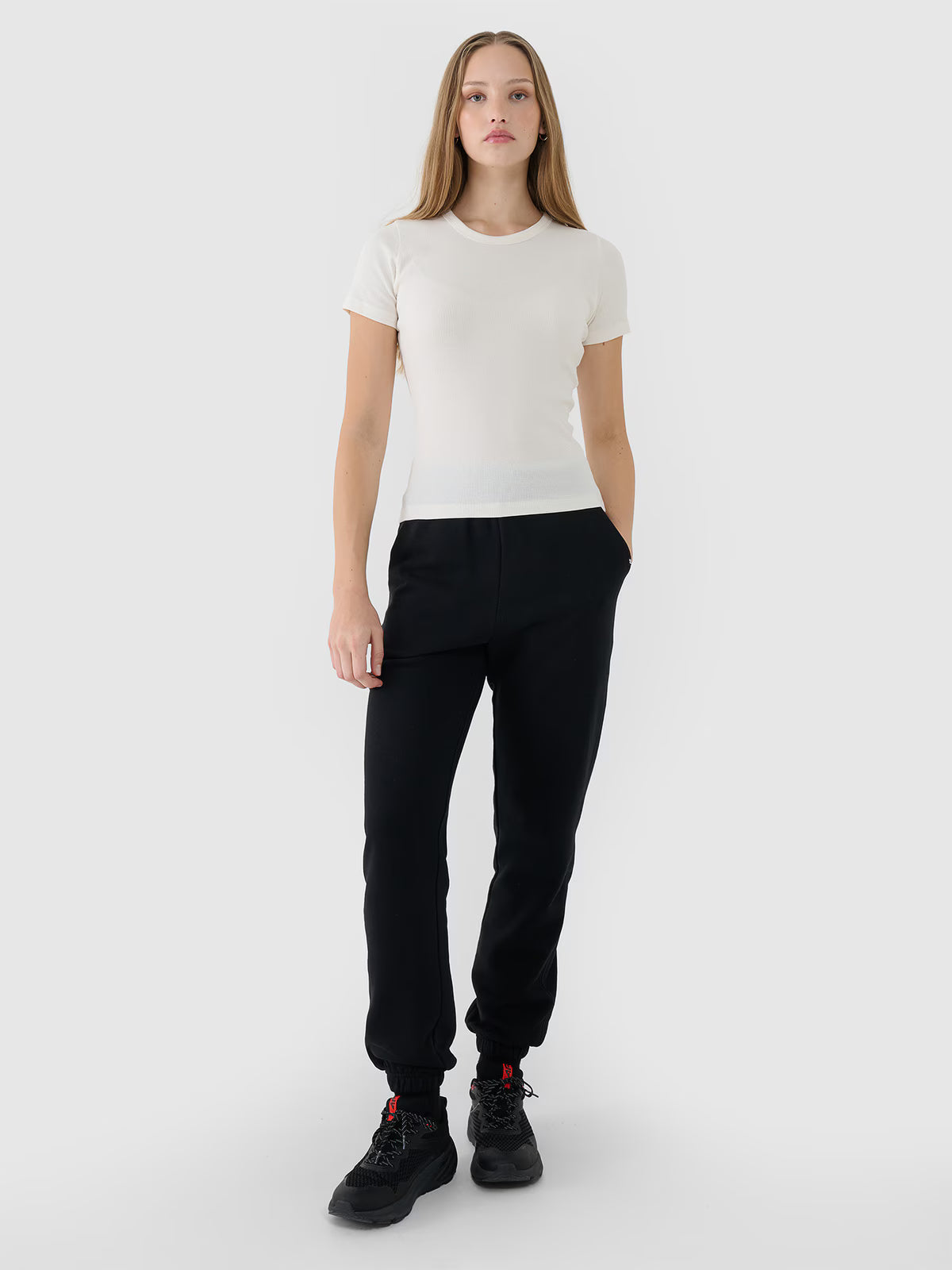 T-shirt slim z prążkowanej dzianiny damski