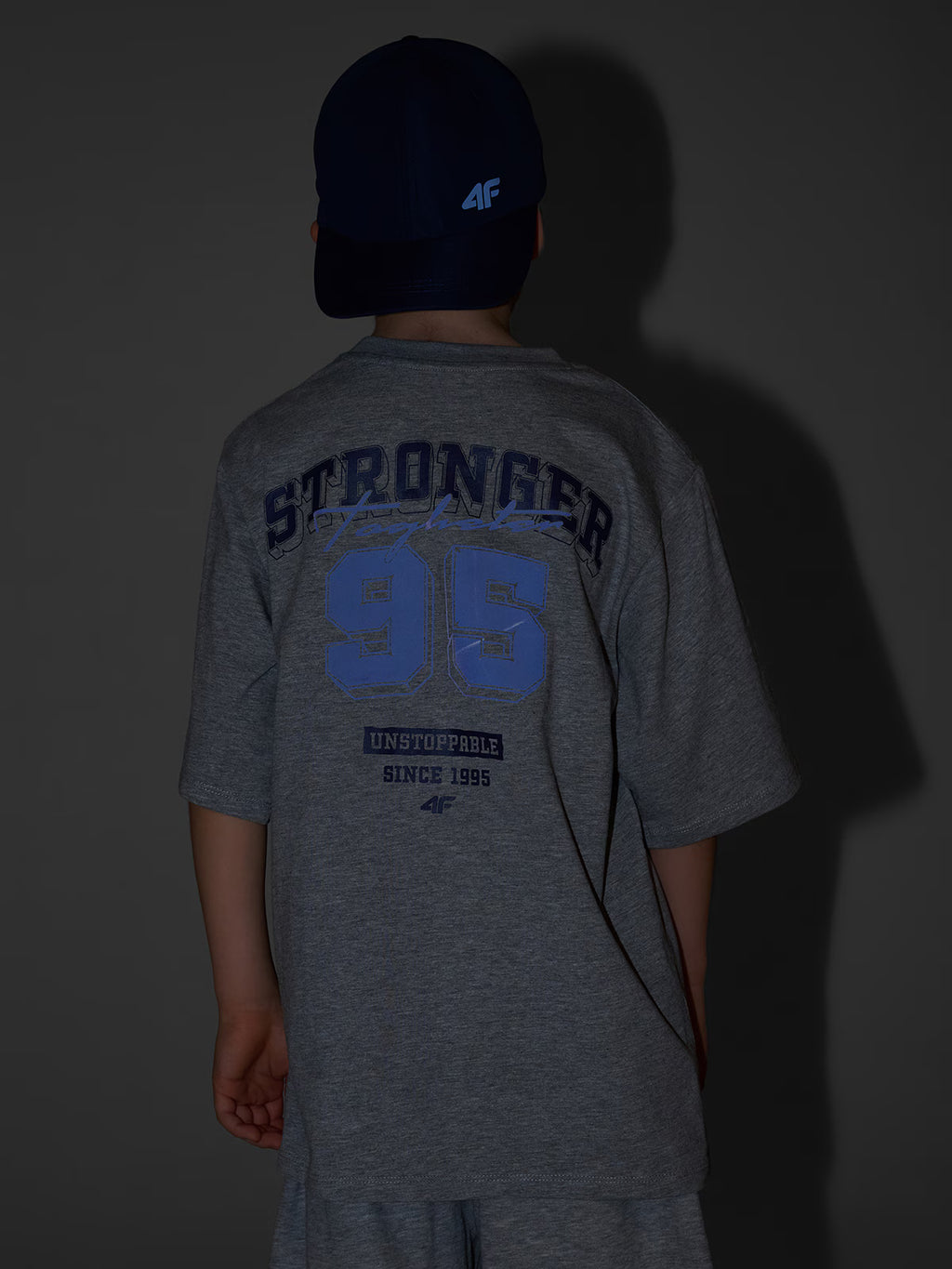 T-shirt loose z nadrukiem chłopięcy