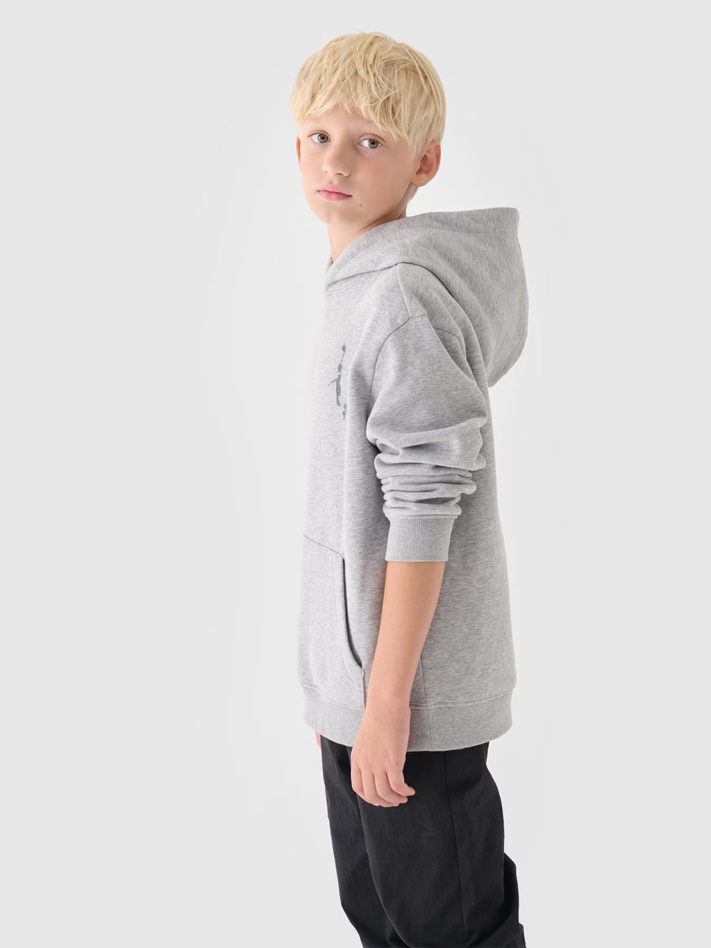 Bluza dresowa nierozpinana z kapturem chłopięca