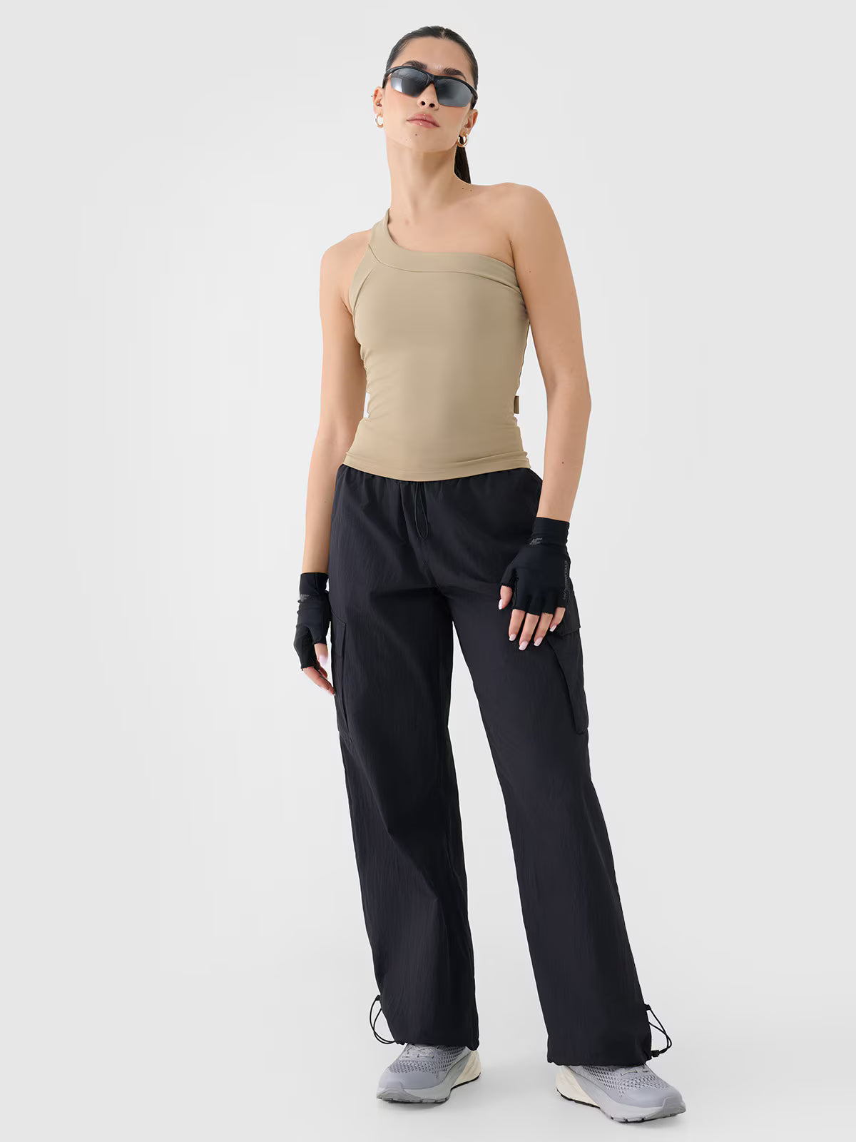 Crop-top slim z asymetrycznym ramiączkiem damski