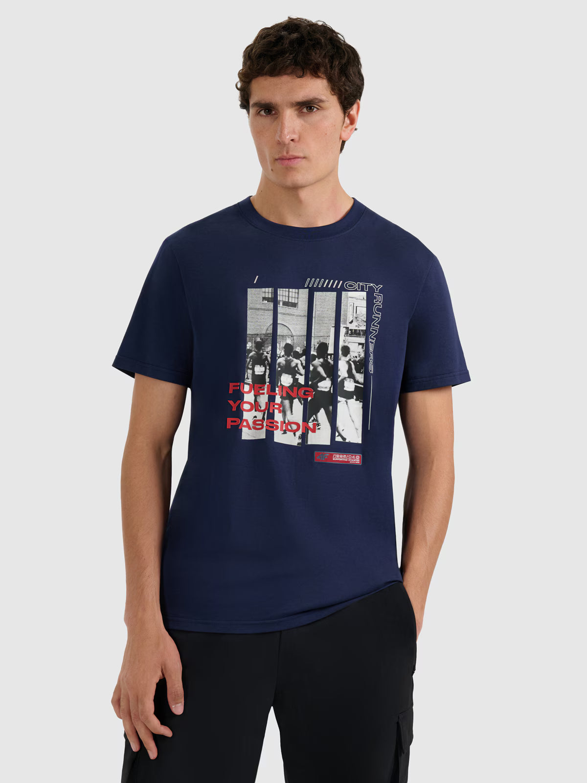 T-shirt regular z nadrukiem męski