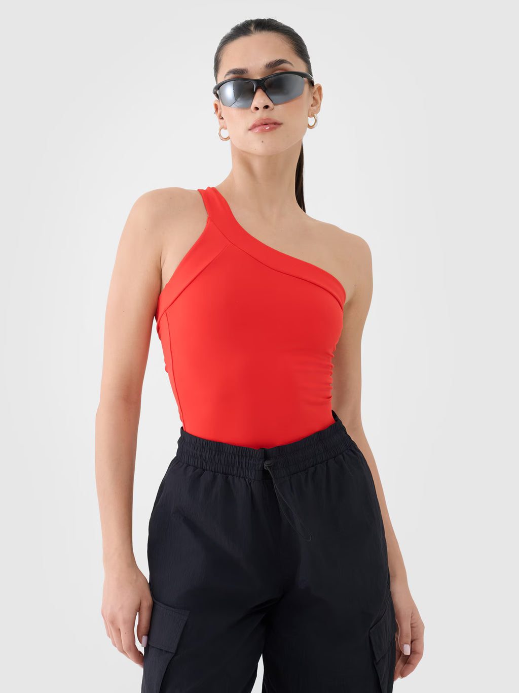 Crop-top slim z asymetrycznym ramiączkiem damski