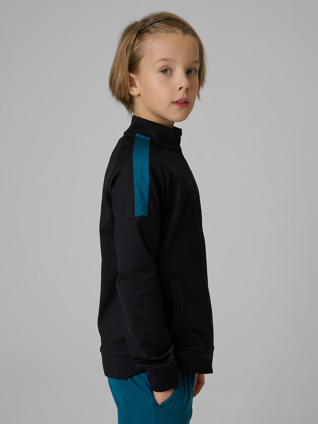 Bluza sportowa regular bez kaptura chłopięca