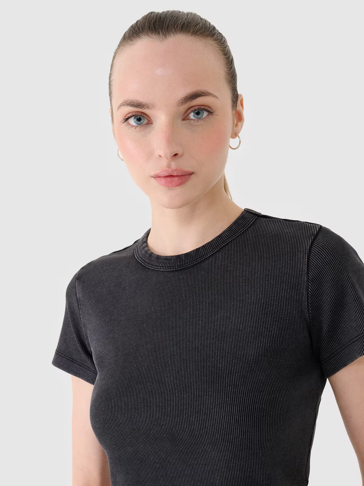 T-shirt slim z prążkowanej dzianiny damski