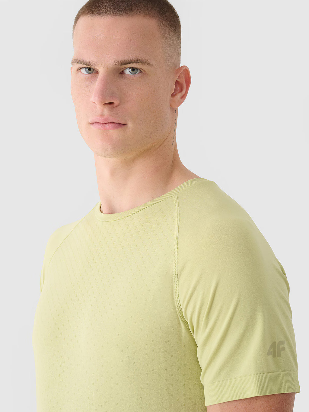 T-shirt bezszwowy regular męski 4F x Robert Lewandowski