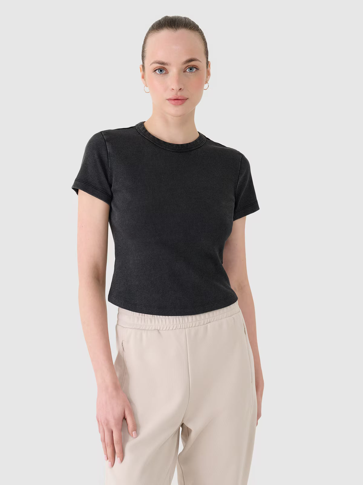 T-shirt slim z prążkowanej dzianiny damski