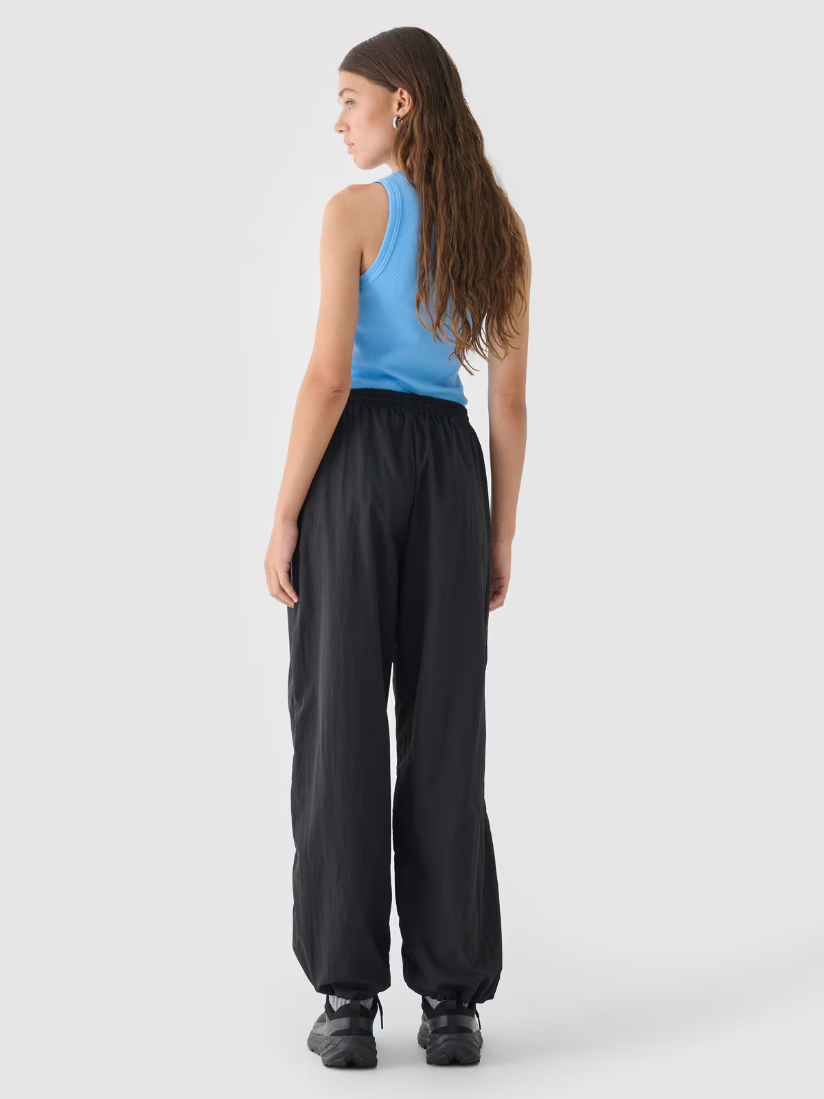 Spodnie casual parachute damskie Outhorn