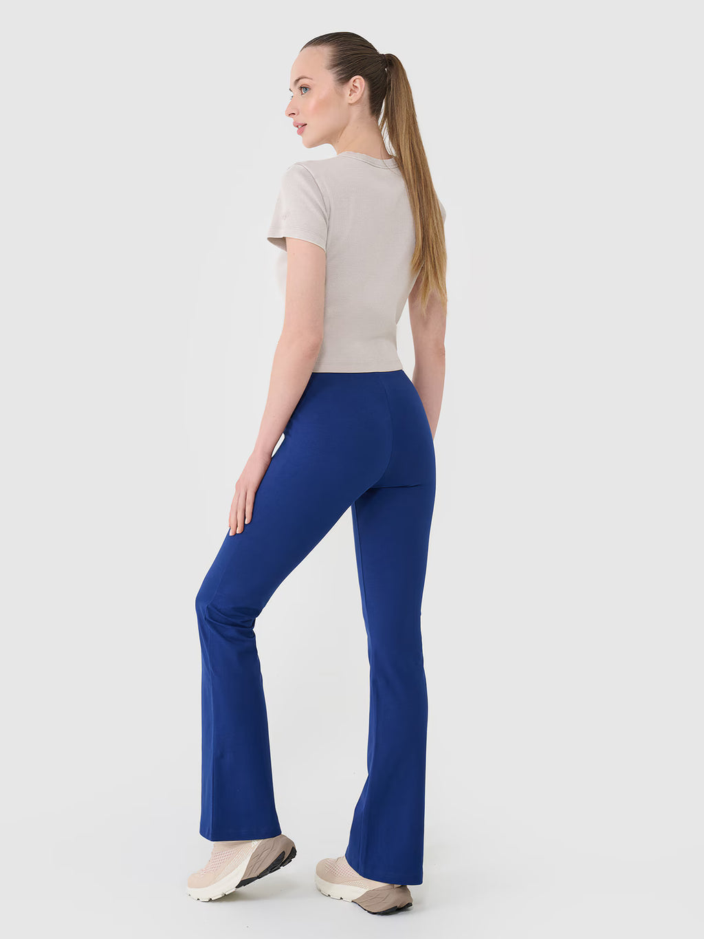 Legginsy z rozszerzanymi nogawkami damskie