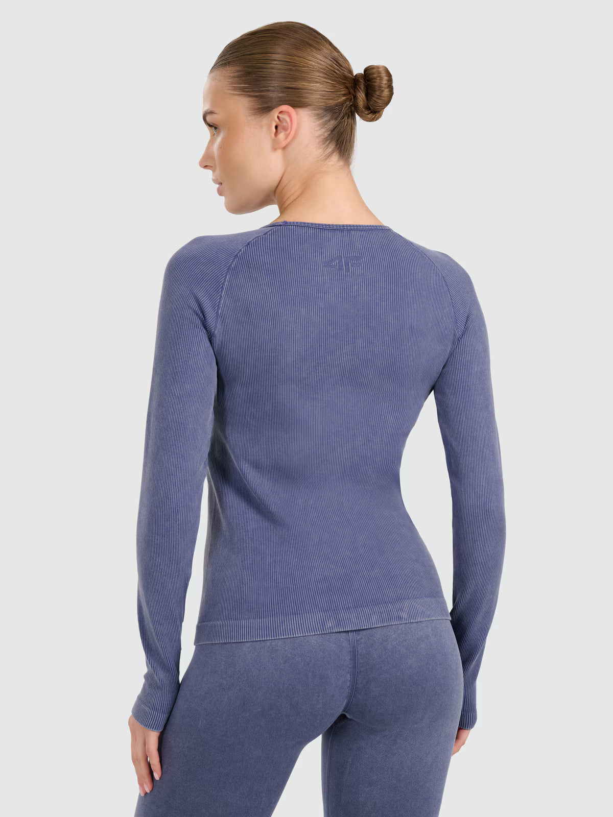Longsleeve slim do jogi i pilatesu szybkoschnący damski