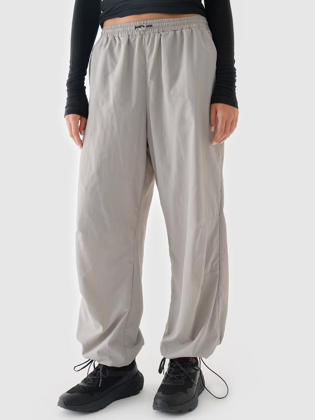 Spodnie casual parachute damskie Outhorn
