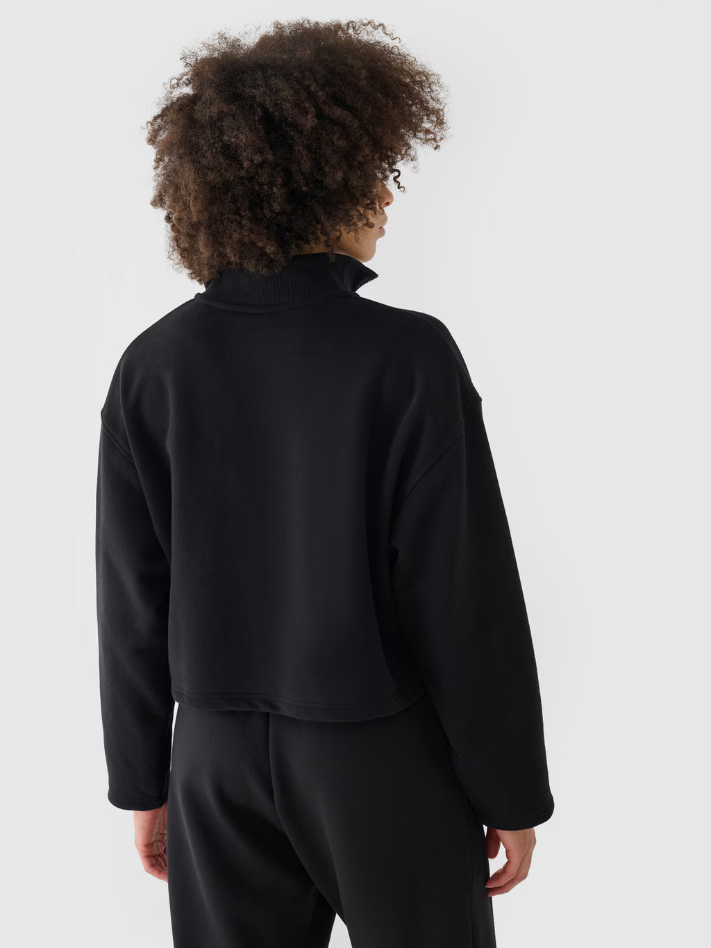 Bluza dresowa cropped nierozpinana bez kaptura damska