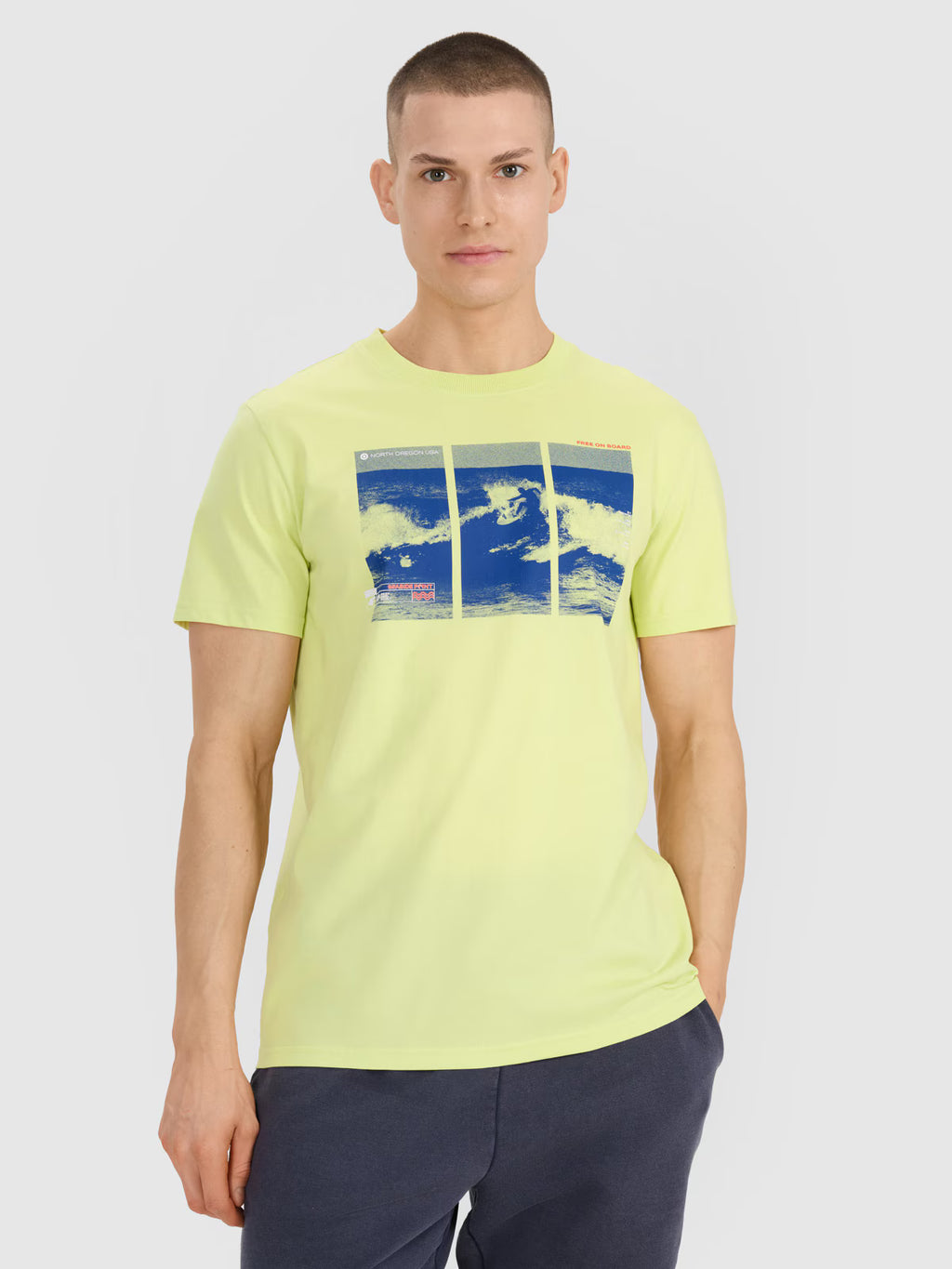 T-shirt regular z nadrukiem męski