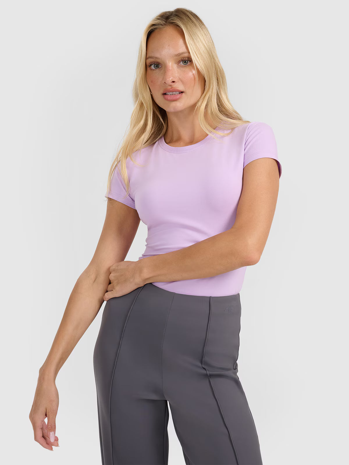 T-shirt slim gładki damski