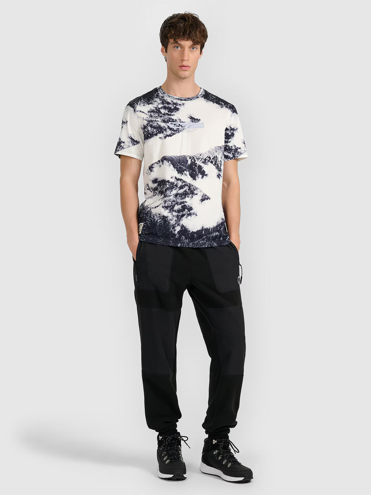 T-shirt regular z nadrukiem męski