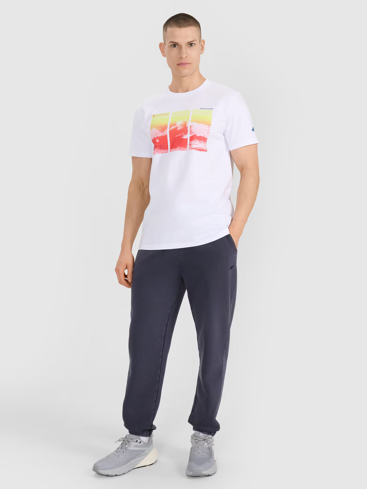T-shirt regular z nadrukiem męski