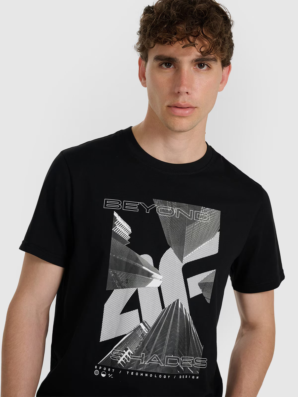 T-shirt regular z nadrukiem męski