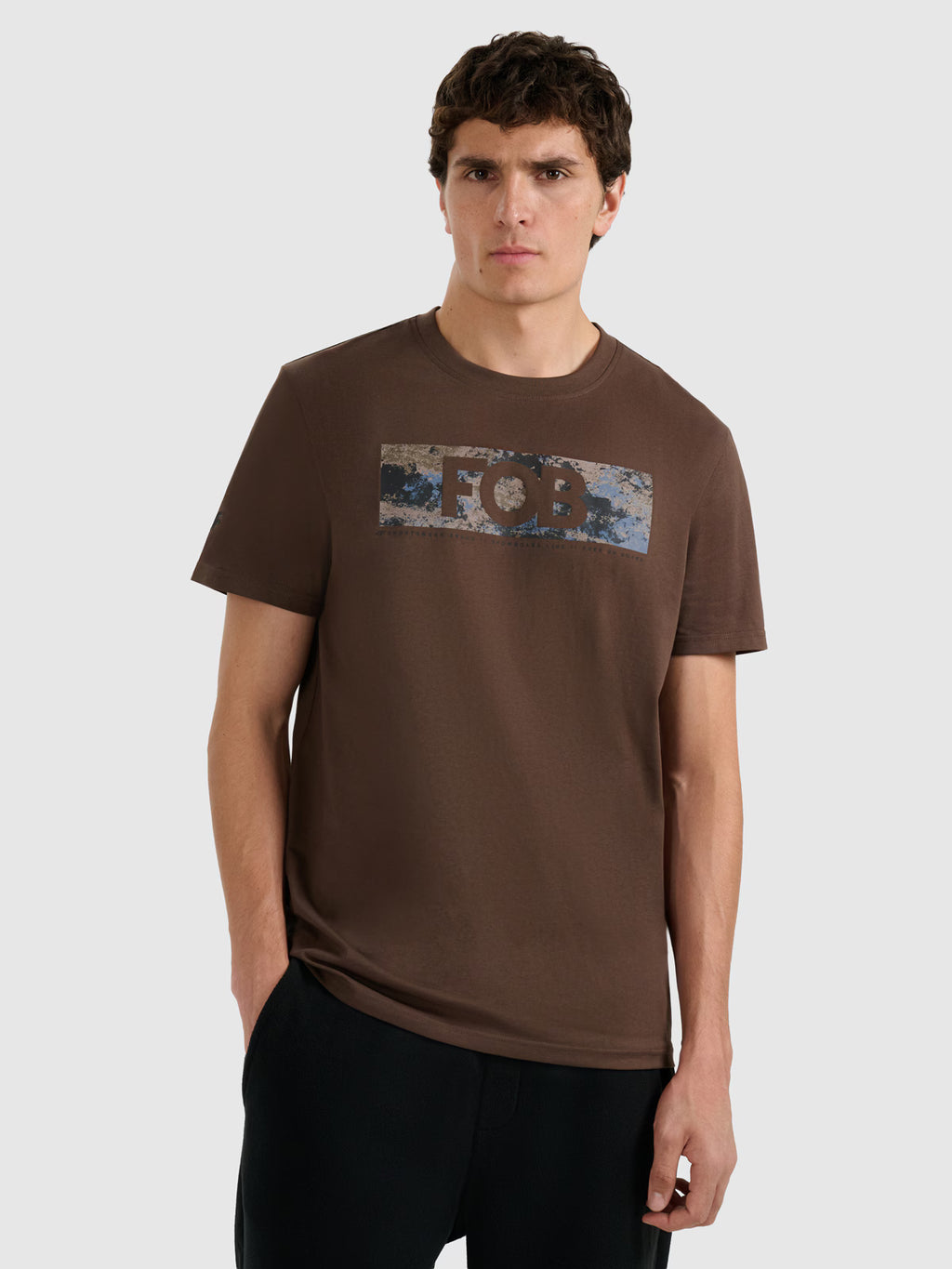 T-shirt regular z nadrukiem męski