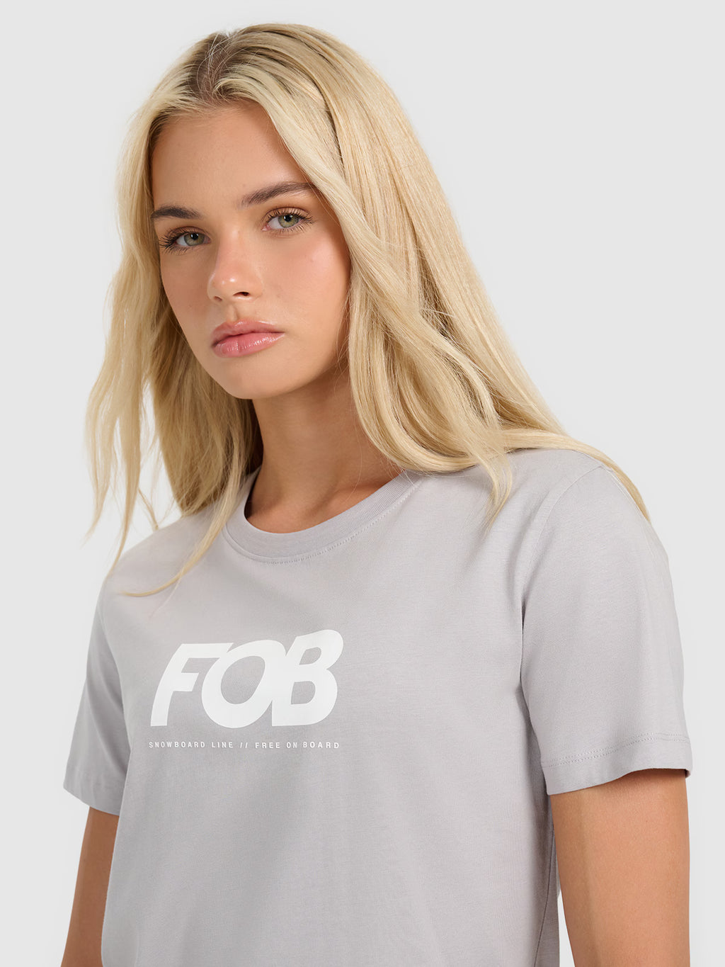 T-shirt regular z nadrukiem damski