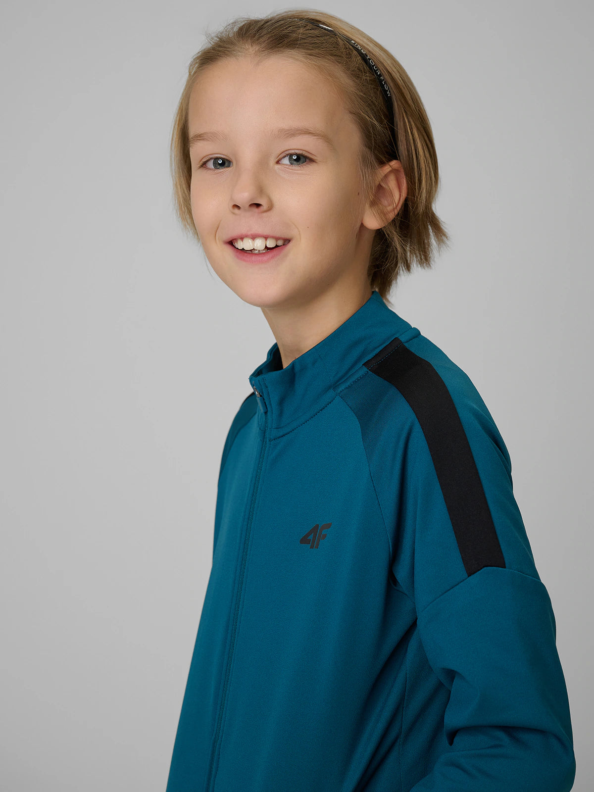 Bluza sportowa regular bez kaptura chłopięca