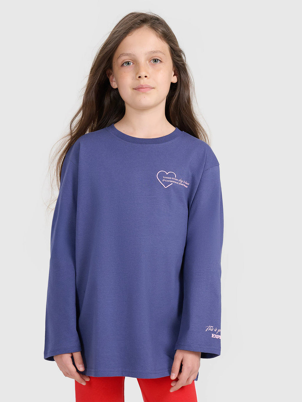 Longsleeve oversize z nadrukiem dziewczęcy