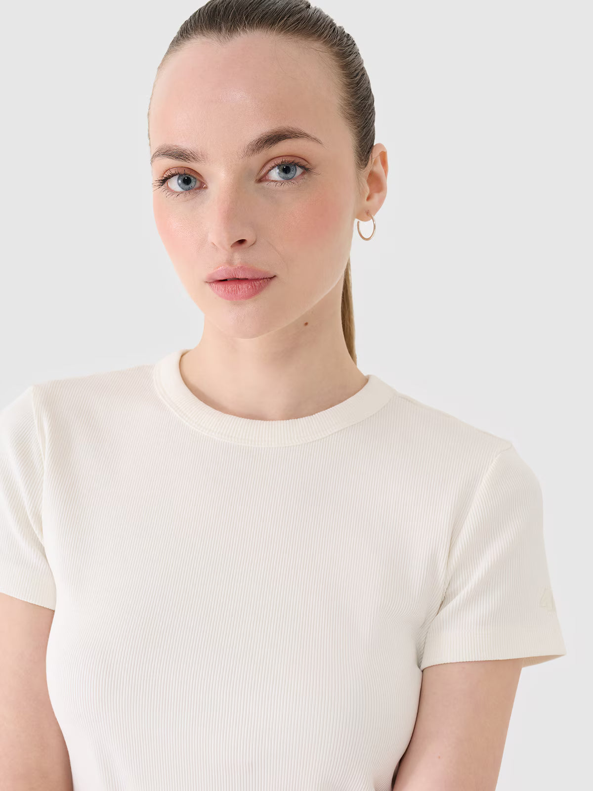 T-shirt slim z prążkowanej dzianiny damski