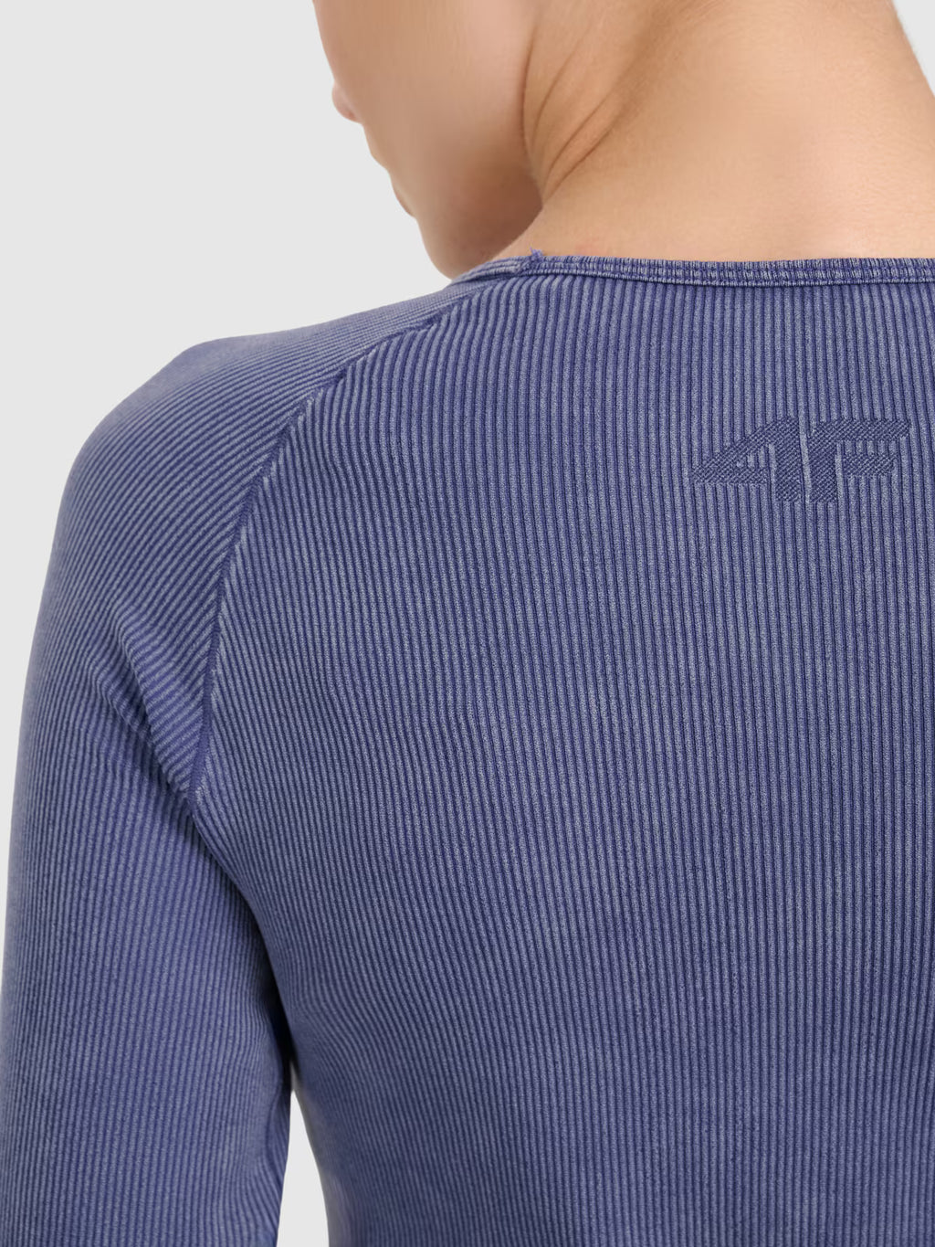 Longsleeve slim do jogi i pilatesu szybkoschnący damski