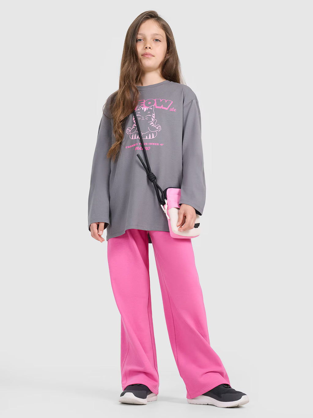 Longsleeve oversize z nadrukiem dziewczęcy